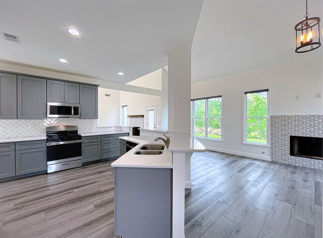 Building Photo - Newer Construction Farmhouse Style Home!