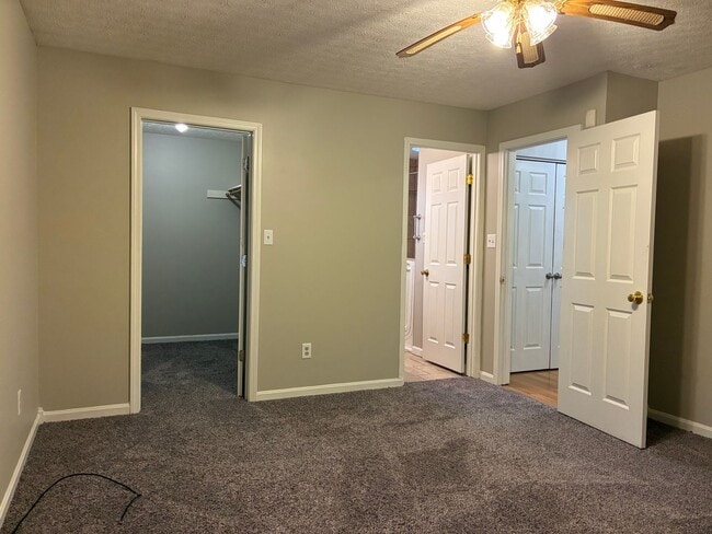 Building Photo - **NEW PRICE**   **New Paint**   **New Carpet**  Ready for YOU!!