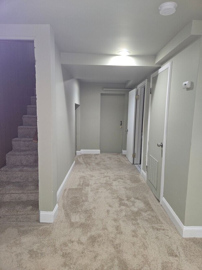 Building Photo - 103 S Madison St