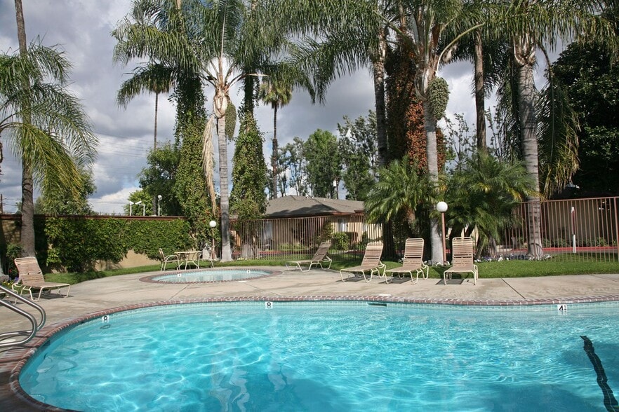 Interior Photo - Country Squire Apartments