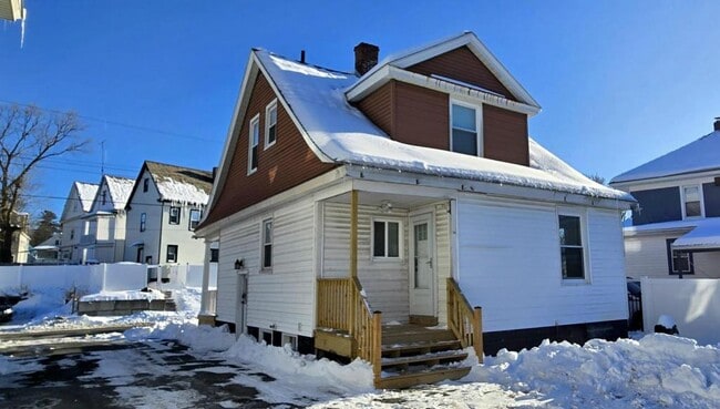 Building Photo - 409 Plymouth Ave