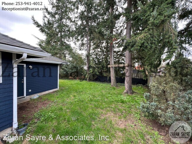 Building Photo - 3 br, 2.5 bath House - 1350 South 250th St...
