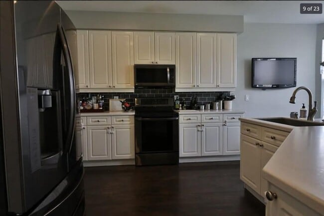 Building Photo - 2550 Winding River Dr