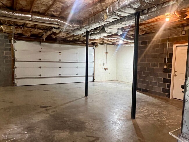 Building Photo - 1212 Ridgewood Ct
