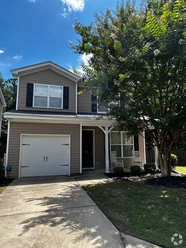 Building Photo - 257 Chesterton Dr