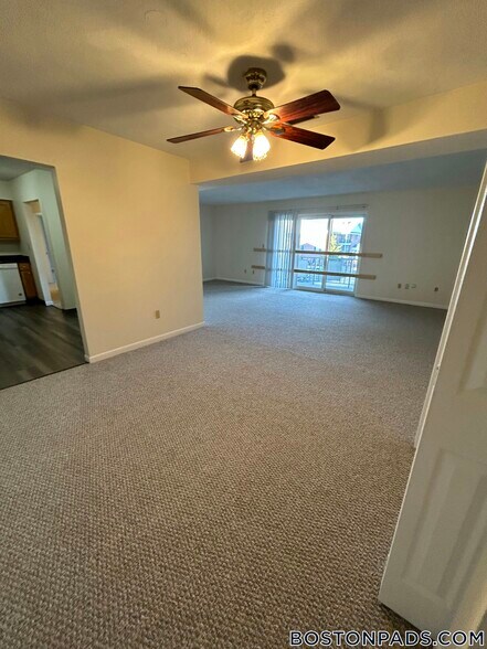 Building Photo - 3 April Ln