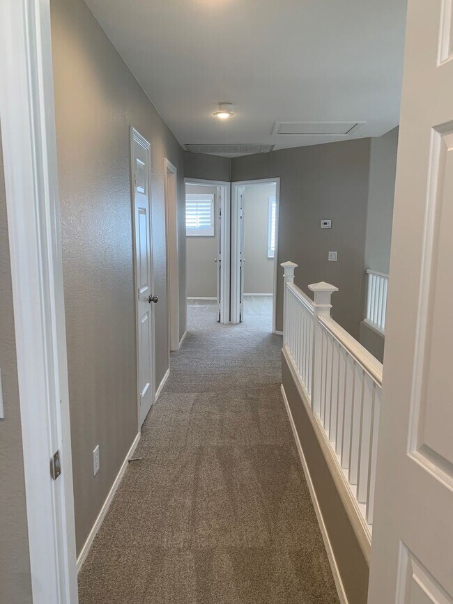 Building Photo - SHOWS LIKE A MODEL- IMMEDIATE MOVE-IN!!!