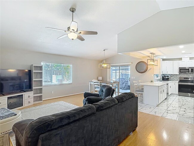 Building Photo - 2707 Lakeville Dr
