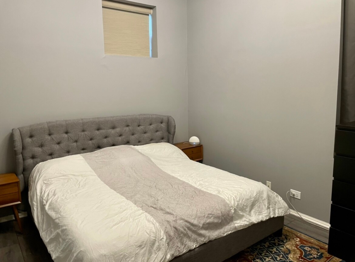 Bedroom 1 - 857 N La Salle Dr