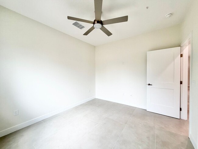Building Photo - 30127-30127 Avenida Juarez