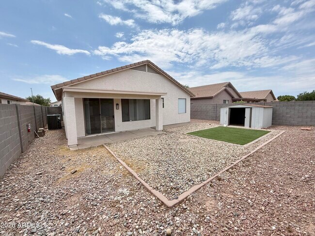 Building Photo - 6558 W Townley Ave