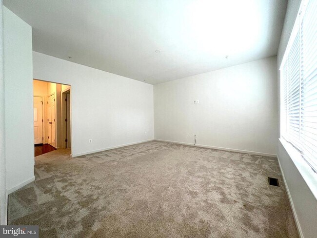Building Photo - 312 Breeding Blvd