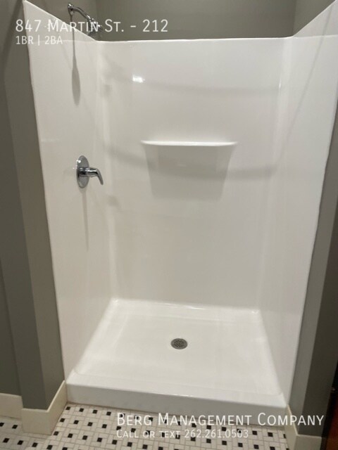 Building Photo - 847 Martin St