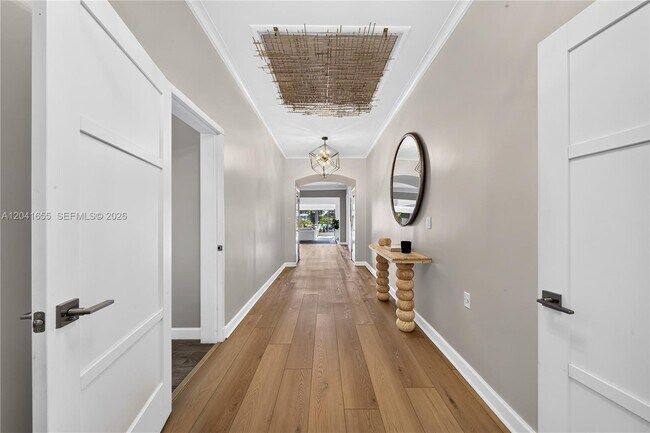 Building Photo - 460 W Dilido Dr