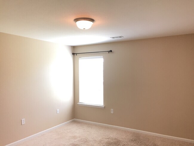 Building Photo - Delightful 4bd/2.5bth home