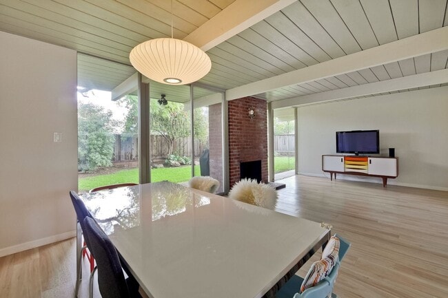 Building Photo - 4BD/2BA Cupertino Gem with Modern Upgrades!