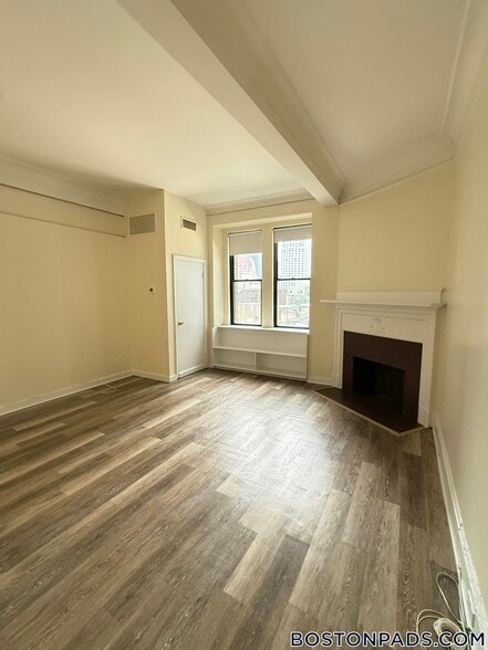 Building Photo - 62 Boylston St