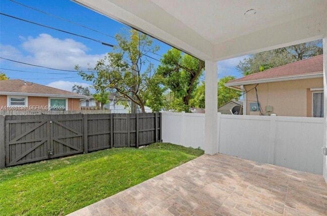 Building Photo - 2210 Farragut St