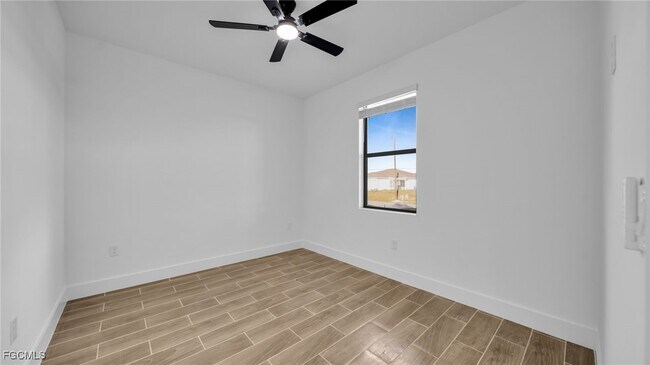 Building Photo - 706 Homer Ave S