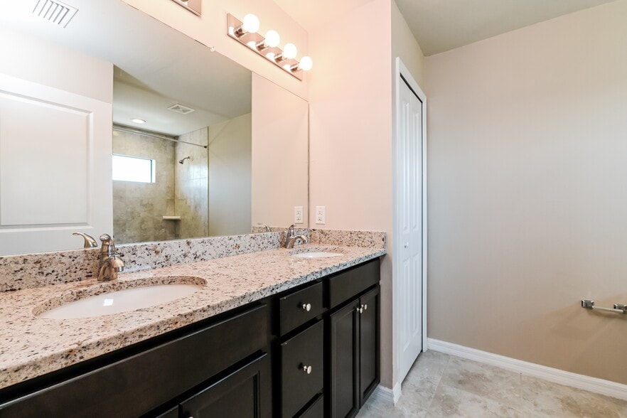 Building Photo - 3212 44th St W