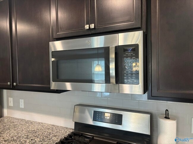 Building Photo - 227 Shubert Dr