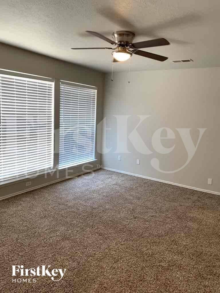 Building Photo - 2322 Piddler Dr