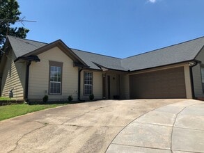 Building Photo - 290 Monmouth Dr