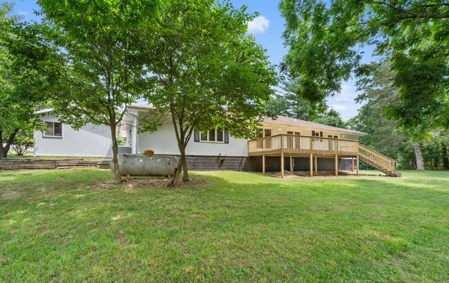 Building Photo - Lake House Rental