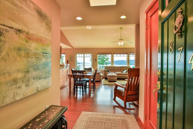Building Photo - Furnished Greenbank Home with Water View a...