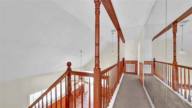 Building Photo - 737 E Brown Ln