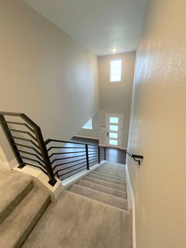 Building Photo - 3 Bedroom Townhome Available Near Voyager ...