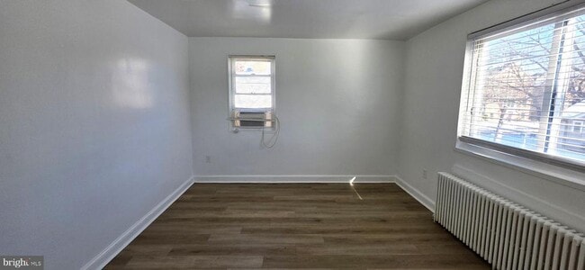 Building Photo - 3207 11th Pl SE