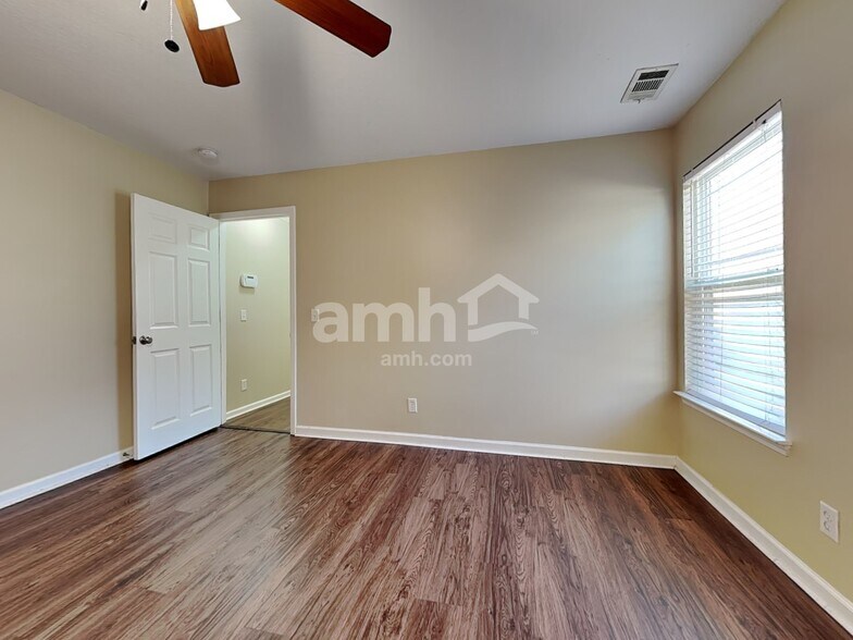 Building Photo - 171 Fox Glen Ct