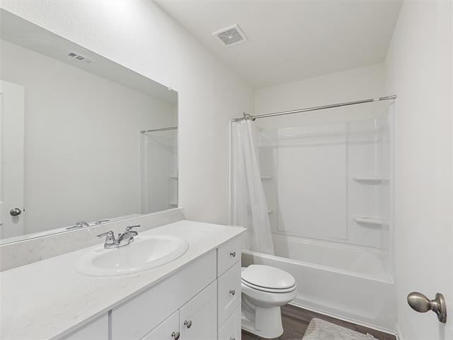 Building Photo - 219 Bradford Dr