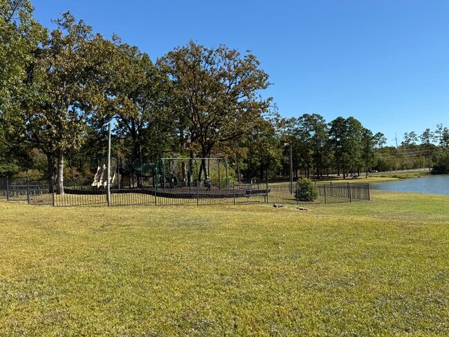 Building Photo - 11980 La Salle River Rd