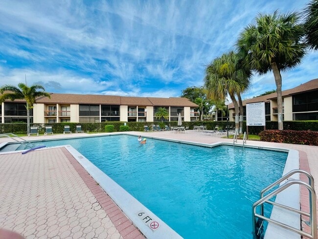 Building Photo - 2297 SW 15th St