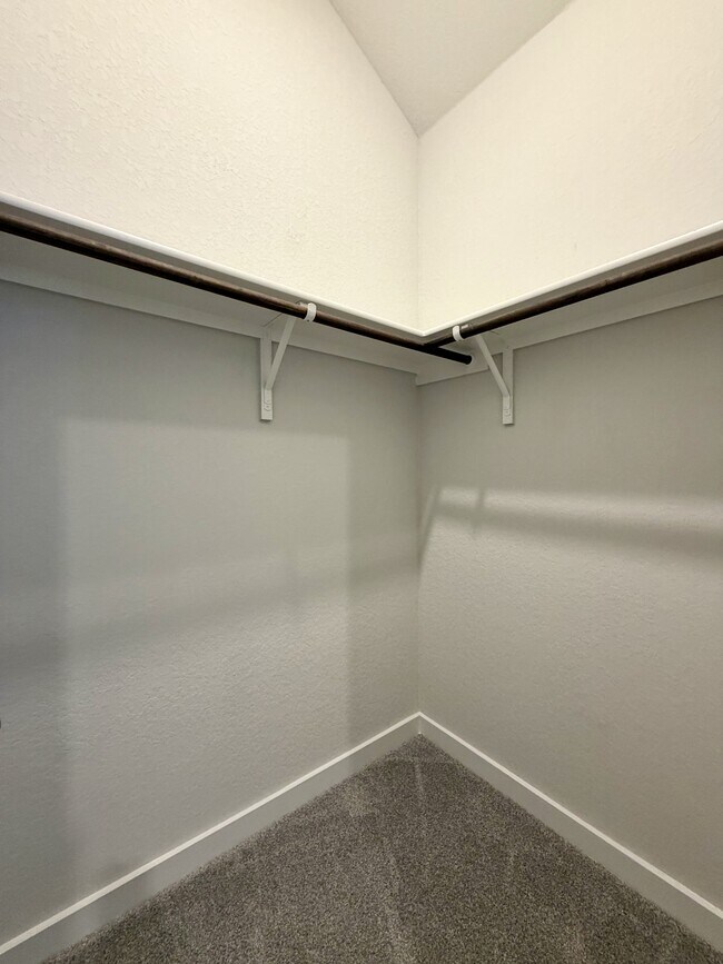 Building Photo - 14427 Inspiration Pt