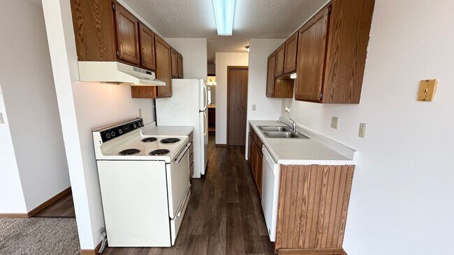 Building Photo - Pet Friendly 2 bedroom 1 bathroom for Rent!