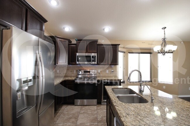 Building Photo - 5513 S 27th Dr
