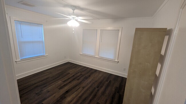 Building Photo - 3544 3rd Ave N