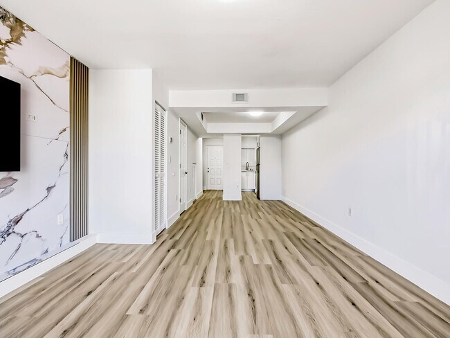 Building Photo - 2925 W 80th St