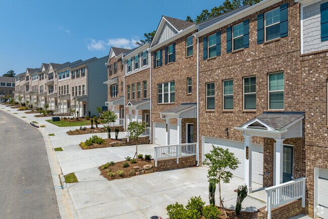 Building Photo - Waverly Village