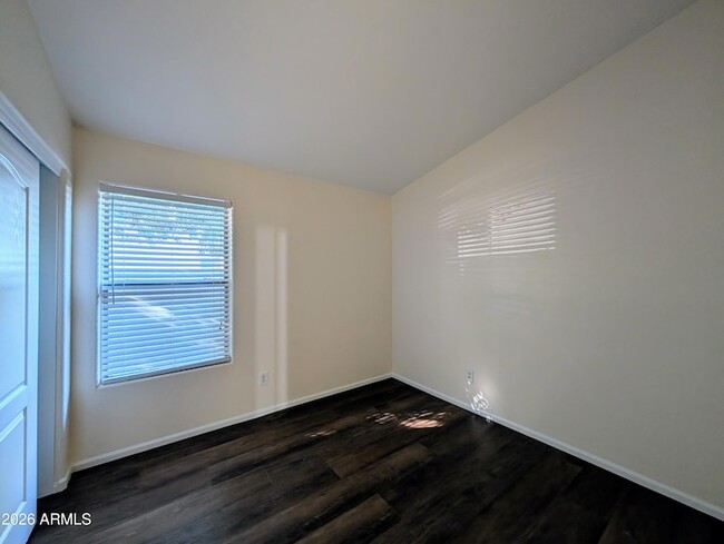 Building Photo - 11134 W Windsor Ave