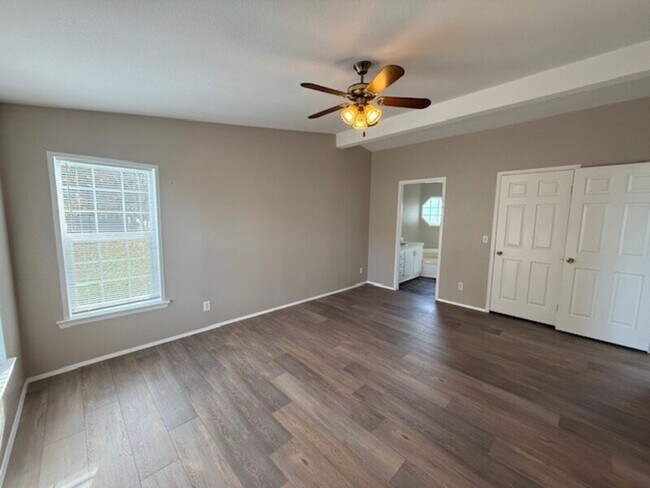 Building Photo - 5556 Rock Rd