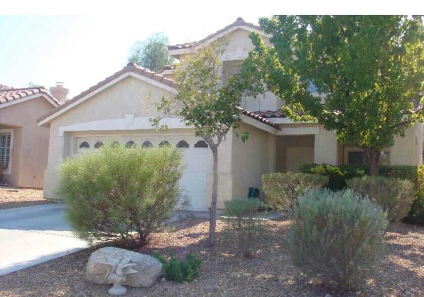 Primary Photo - 5 Spur Cross Cir