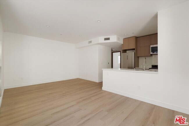 Building Photo - 15213 Morrison St