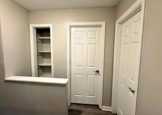 Building Photo - Lovely 3BR/2BA Duplex close to Downtown Covington!