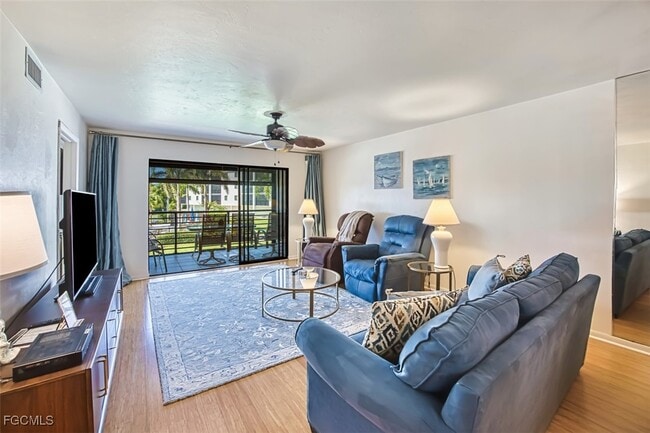 Building Photo - 226 3rd St