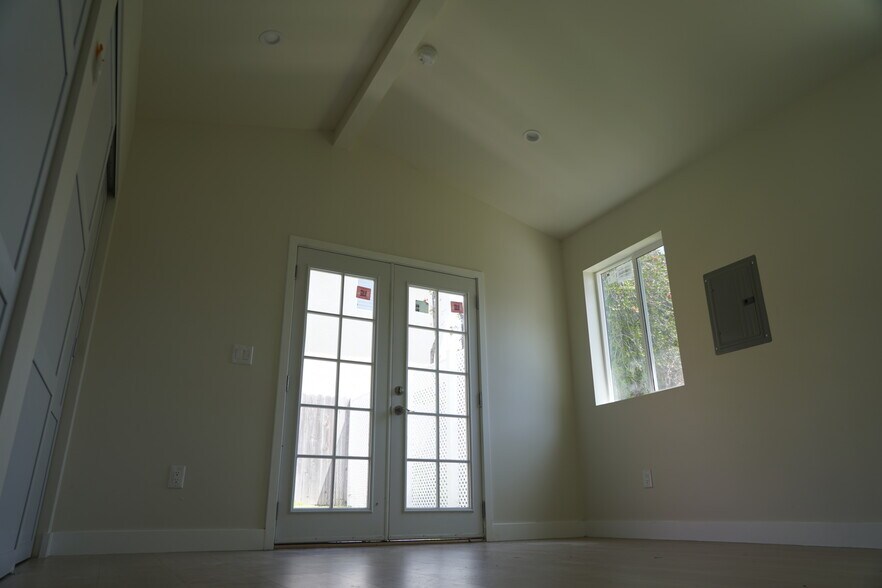 Building Photo - 3227 Castle Heights Ave