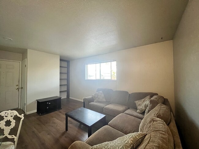 Building Photo - 1309 Burton Ct